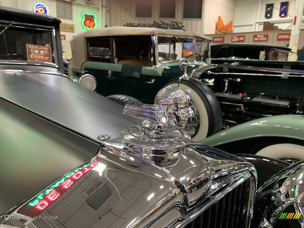 1930 Stutz Versailles Hood Ornament