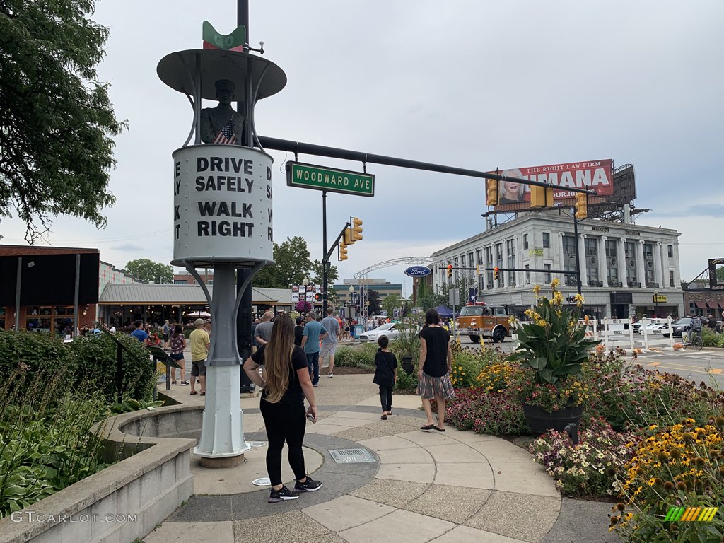 Woodward Avenue and 9 Mile