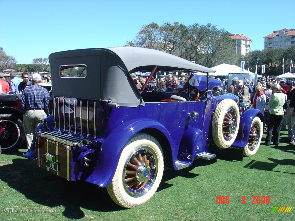 Pierce Arrow with White rubber tires