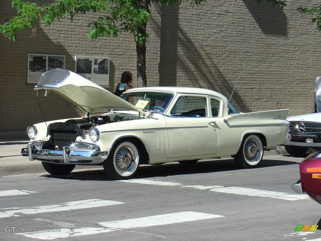 Studebaker Silver Hawk