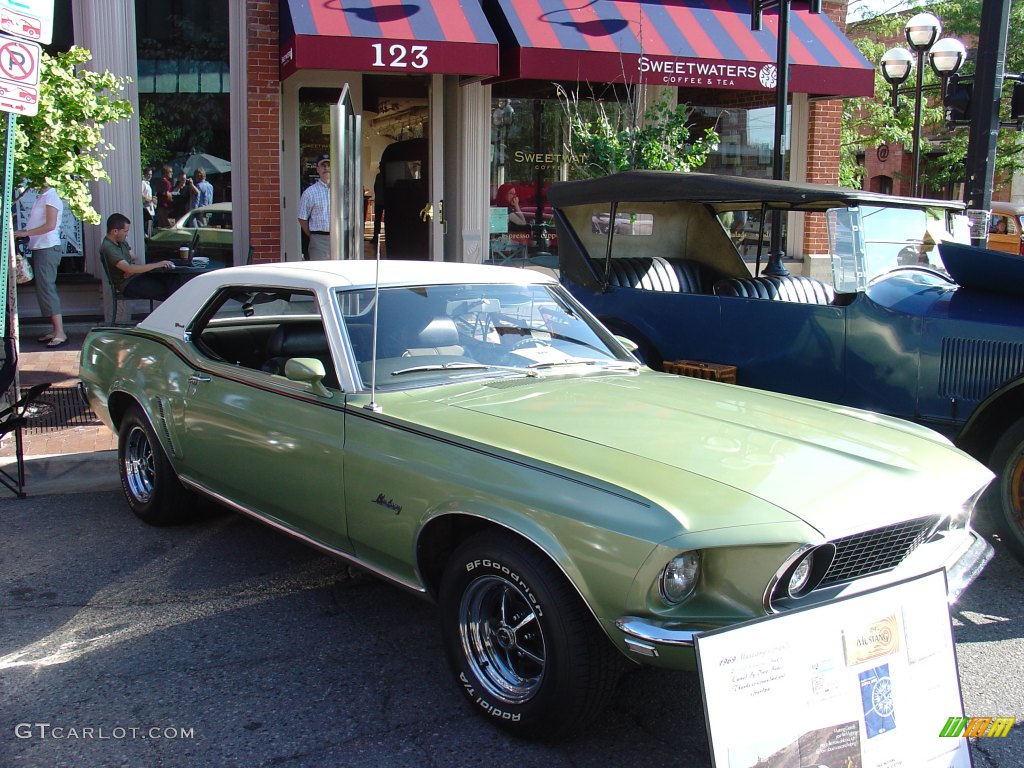 Ford Mustang Grande