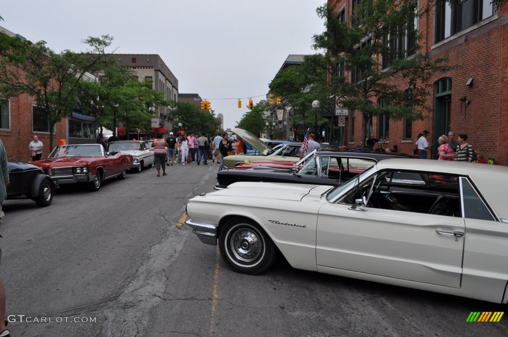 2009 Ann Arbor Rolling Sculpture Car Show photo #26258102