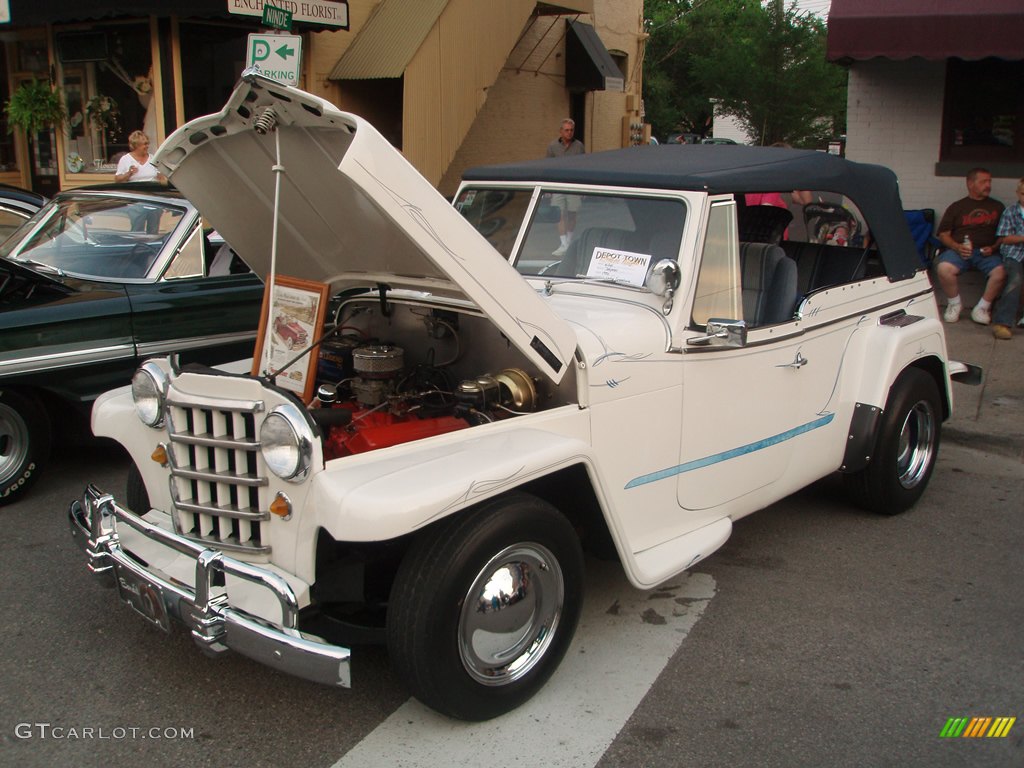 Willys Jeepster