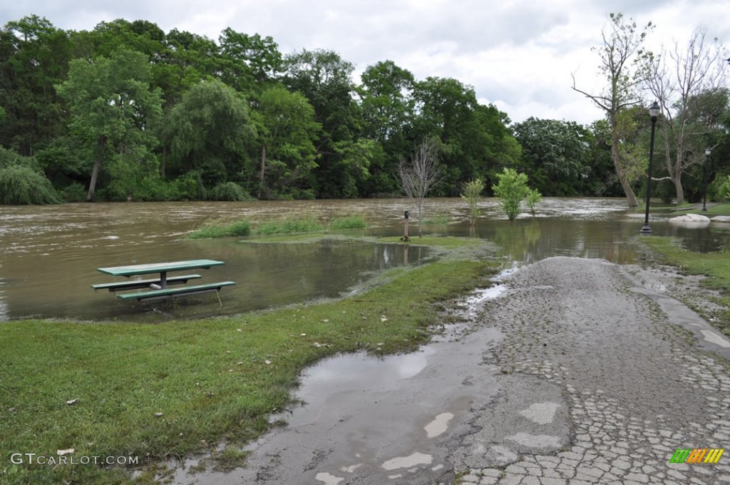 A very flooded Riverside Park