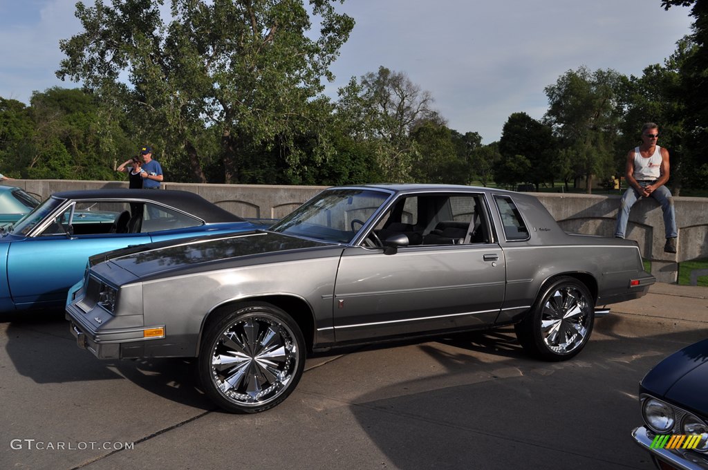 Oldsmobile Cutlass Supreme Pimpin