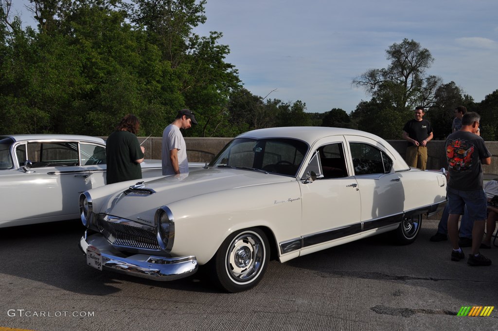 1954 Kaiser Special Sedan