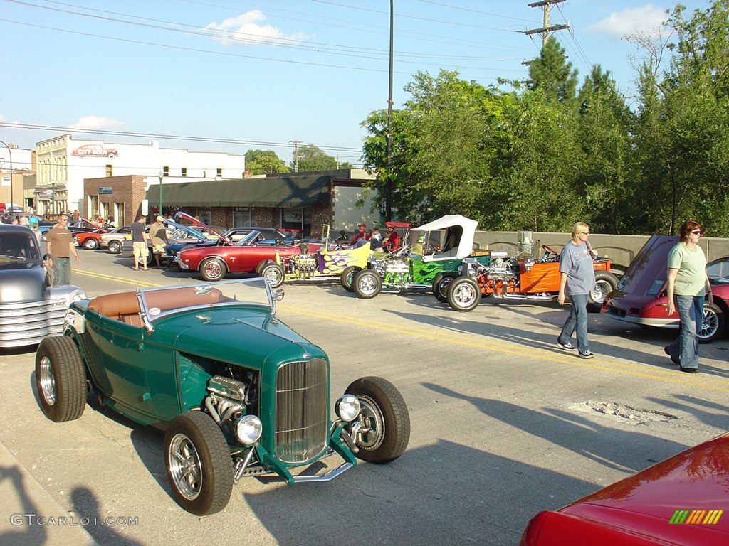 E. Cross Street, Depot Town Cruise Nights