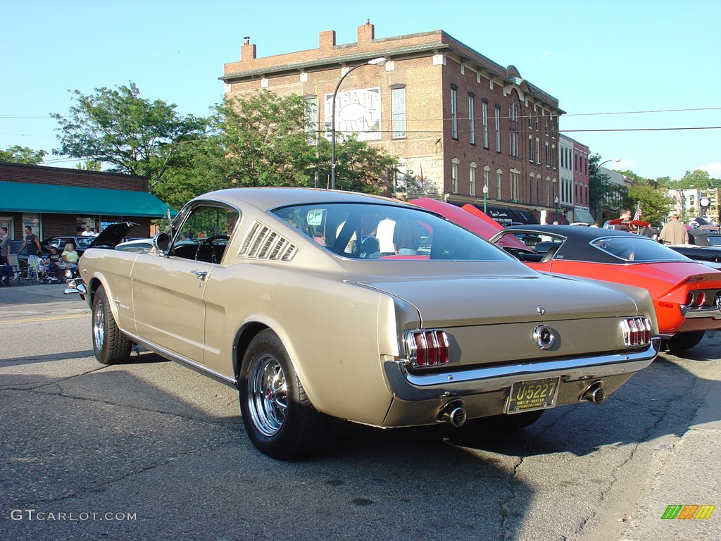 '65 Ford Mustang in Honey Gold Poly