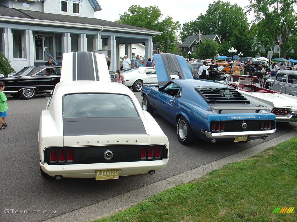 1970 Mustang Boss 302, 1 in Wimbledon White and 1 in Medium Blue Metallic