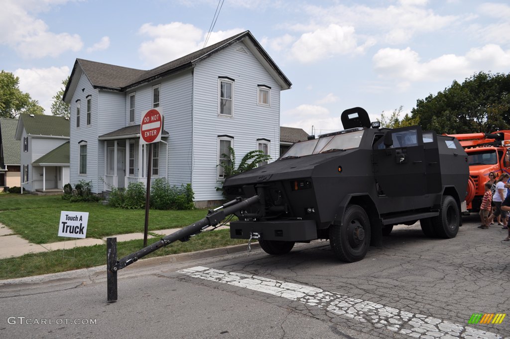 GPV Sergeant 4X4 Armored Personel Carrier with Battering Ram