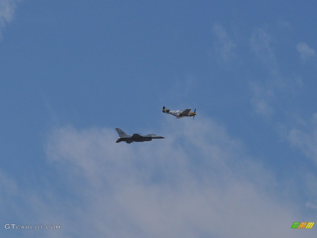 The F-16 Viper/P-51 Mustang Heritage Flight