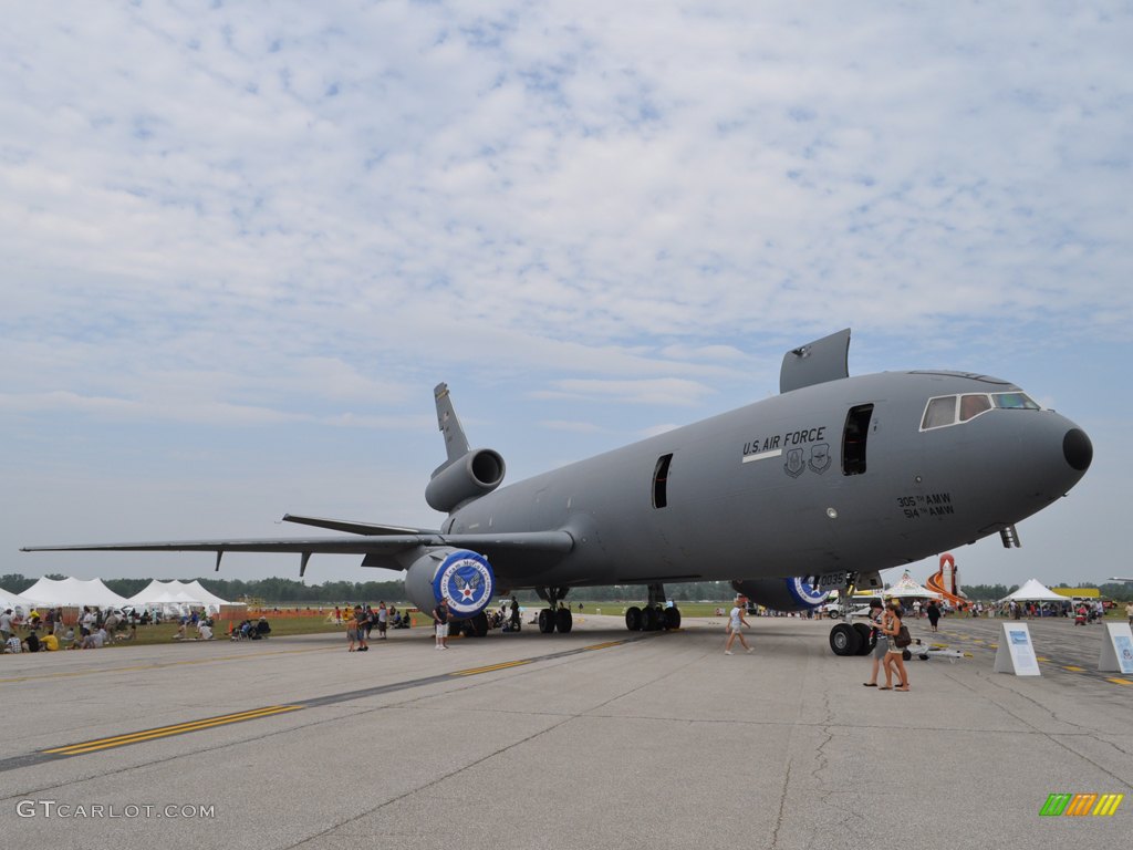 Thunder Over Michigan Air Show - Gathering of Fortresses & Legends photo #34581158