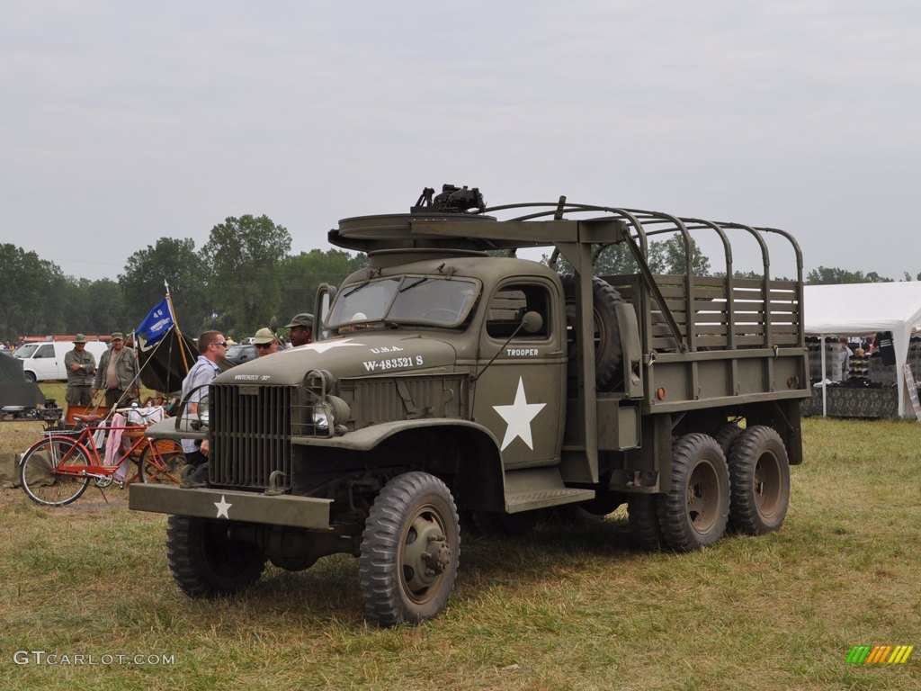 Thunder Over Michigan Air Show - Gathering of Fortresses & Legends photo #34581163