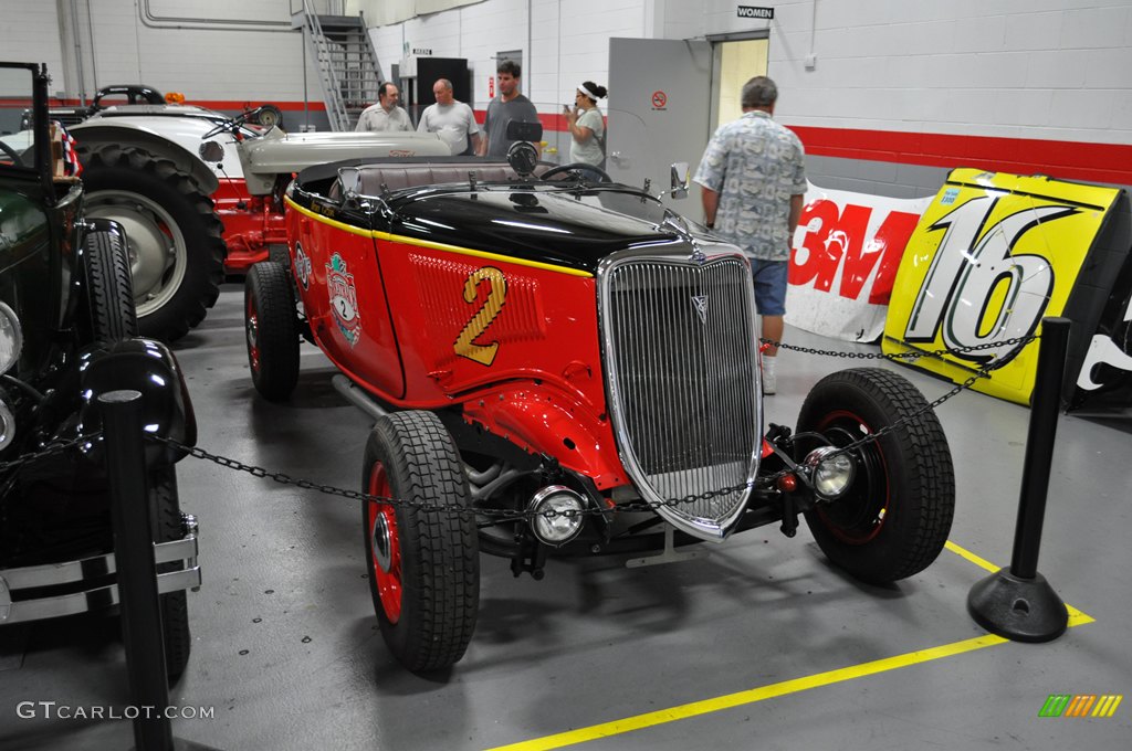 The Great Race Participant, Coker Tire 1934 Ford Roadster #2 of Curtis Graf and Bruce Gezon