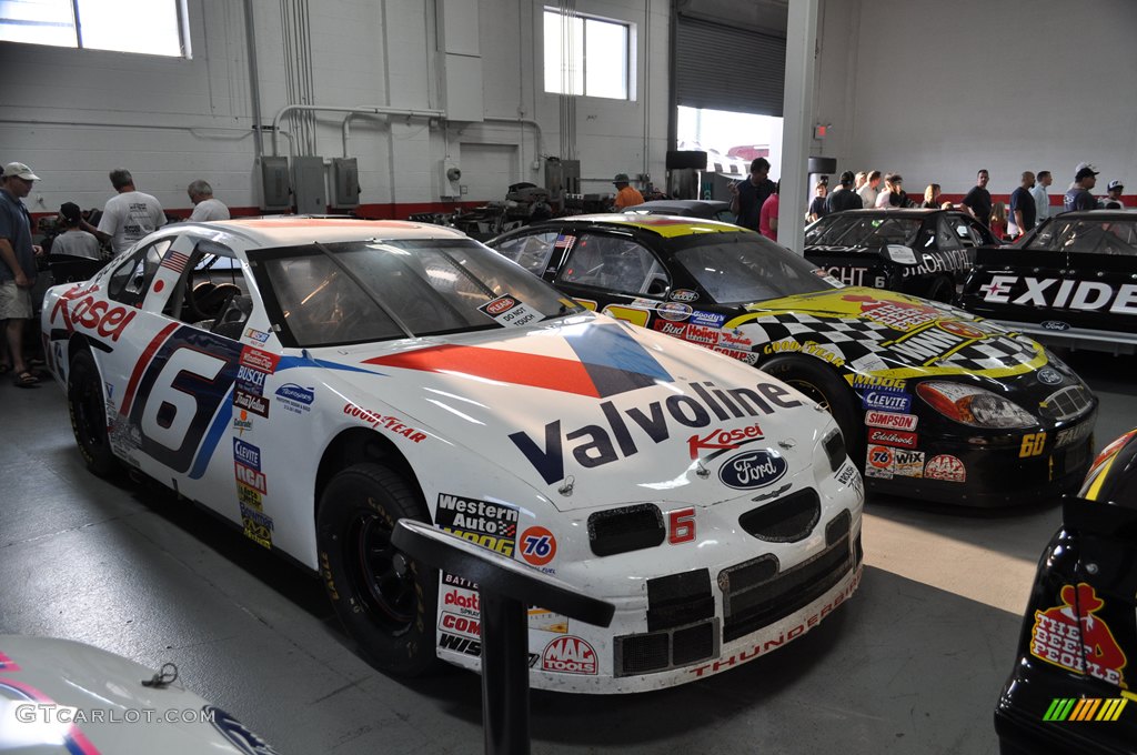 Roush Racing Valvoline Racing #6 Ford Thunderbird, driven by Mark Martin