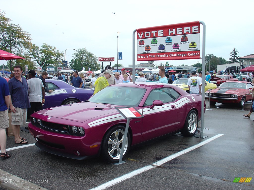 2010 Dodge Challenger RT Classic in Furious Fuchsia