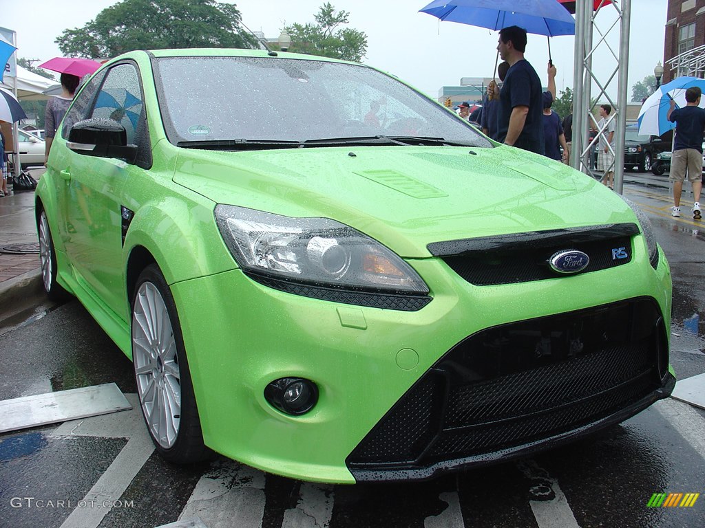 Ford Focus RS a 2.5 Liter Turbocharged DOHC 20-Valve 5 Cylinder