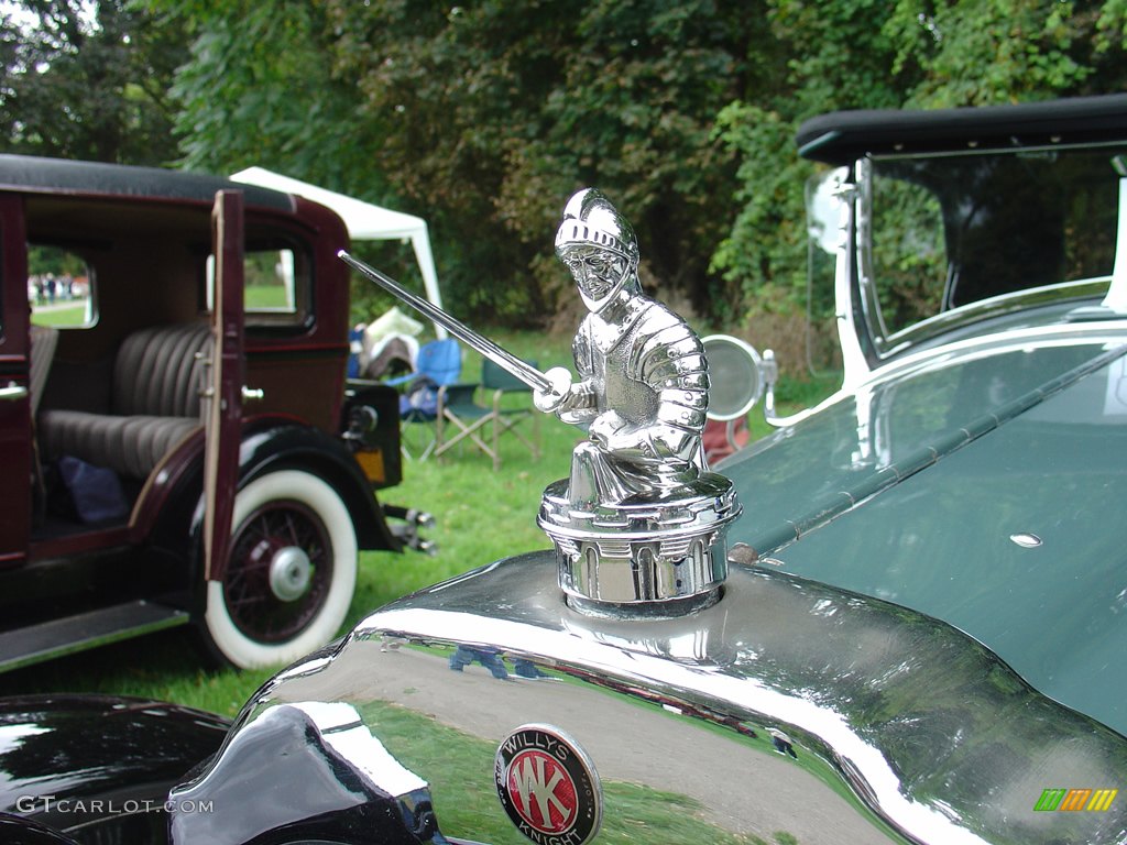 1929 Willys Knight, Hood Orniment