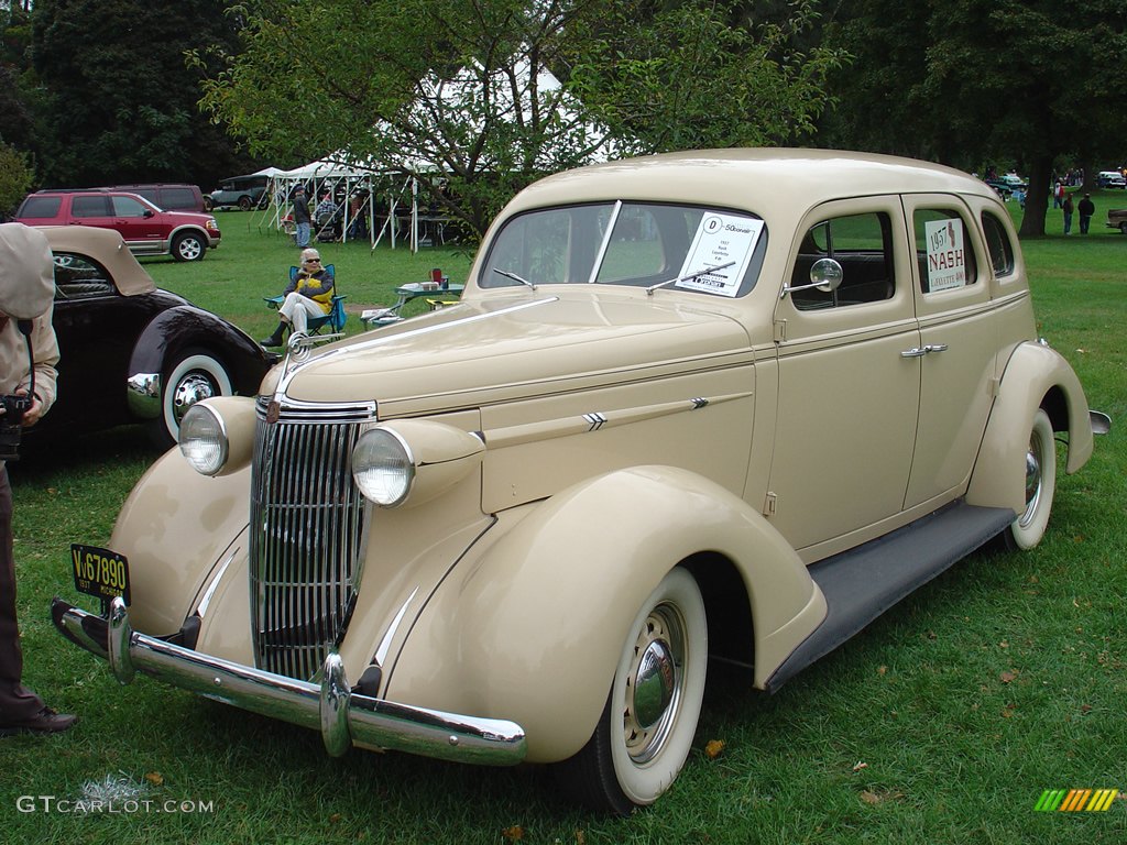 1937 Nash Layefette 4 Door