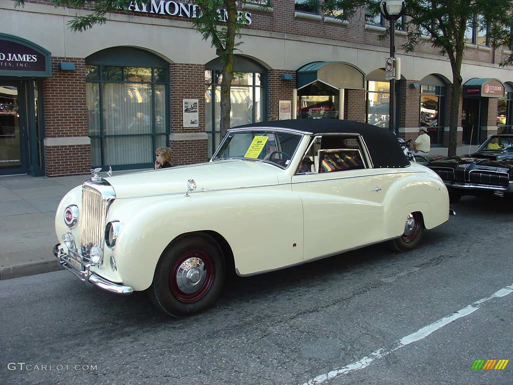 1949 Bentley Mark VI drophead coupe