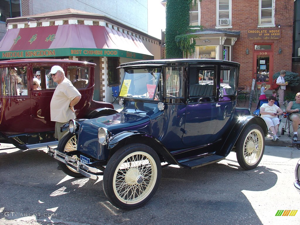 1925 Detroit Electric Model 95