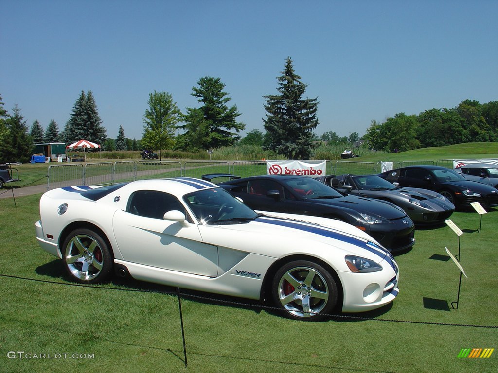 2006 Dodge Viper SRT10 VOI 9 Edition, 0-60 3.9 seconds.