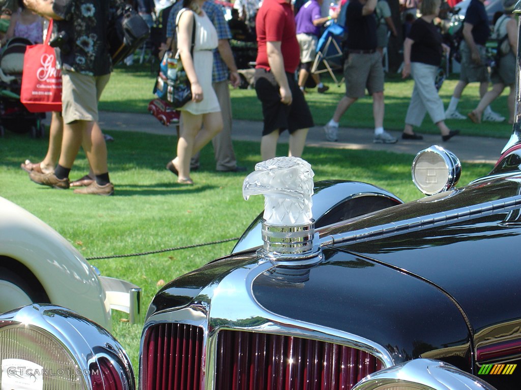 1930 Cord L-29 Phaeton Sedan, hood orniment