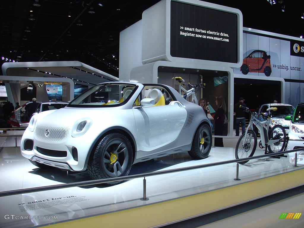 Smart for-us Concept Urban Pickup, 2 passengers and 2 bikes