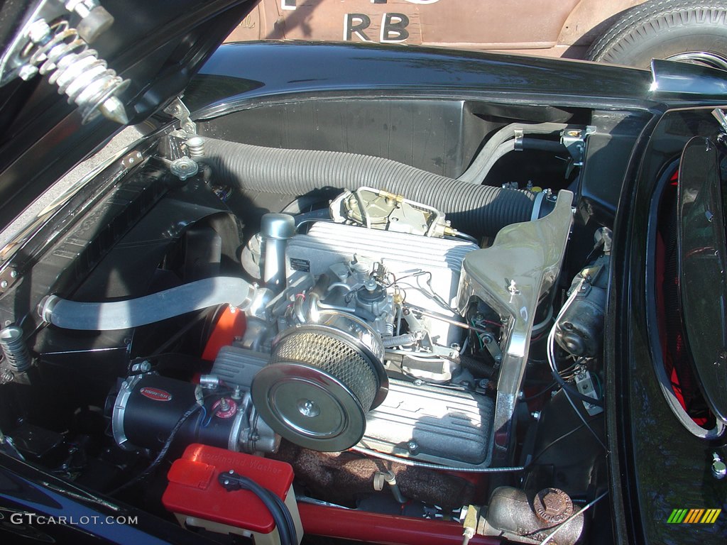 Early Corvette Convertible, Engine