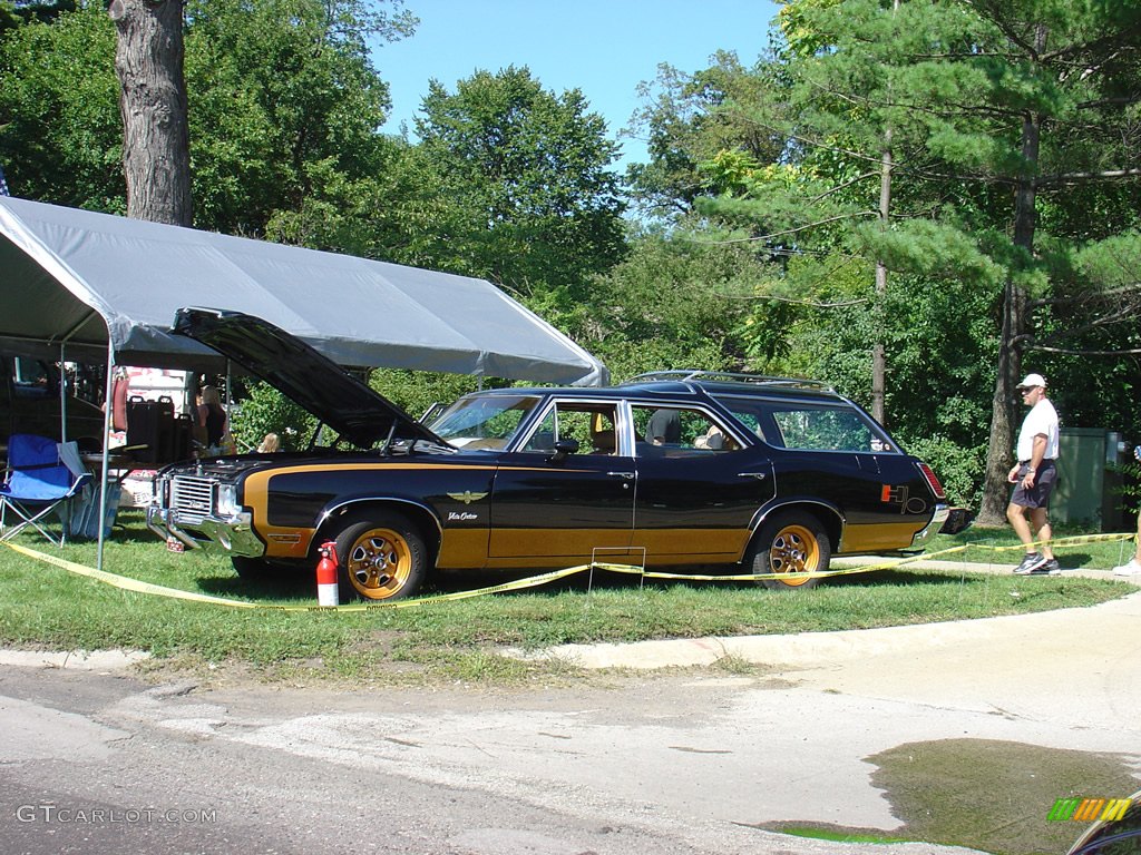 Oldsmobile Vista Cruiser Hertz