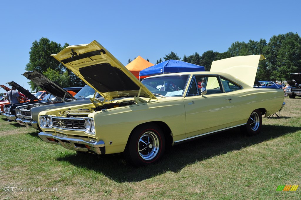 1968 Plymouth Road Runner