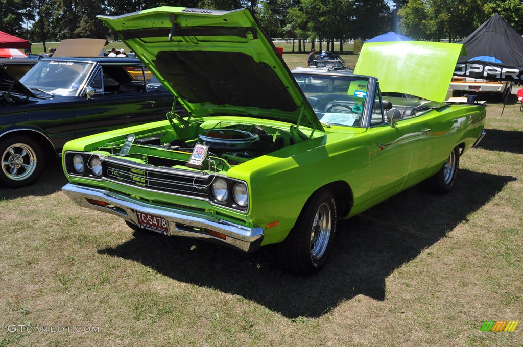 1969 Plymouth Road Runner Convertible 426 HEMI