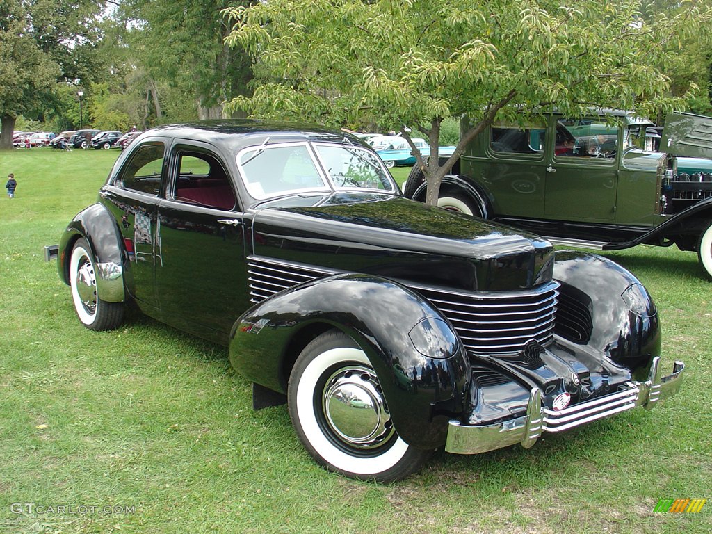 1937 Cord 812 Beverly